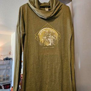 Green Long Sleeve Pullover Hoodie